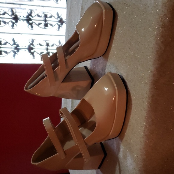 Shoes - Picture 2 of 5